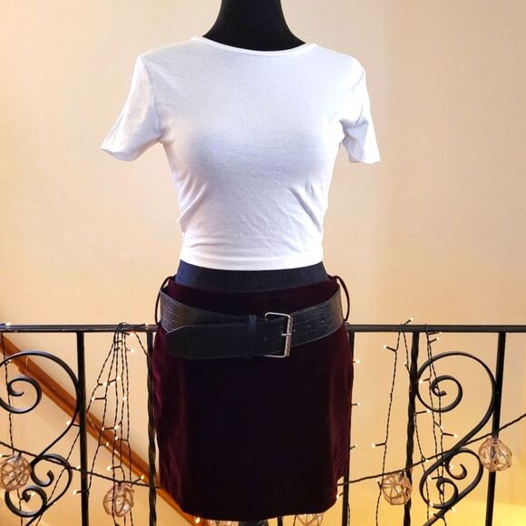 42Q. Nwt Commense Crocodile Belted Velvet Mini Skirt Size Small Burgundy - Picture 13 of 16